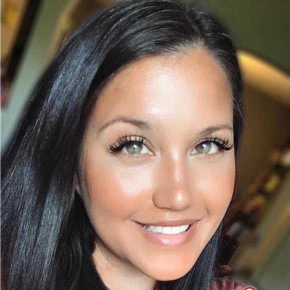 Meet your Posher, Jen! - Picture 3 of 3